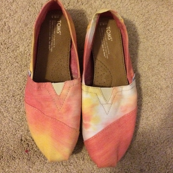 Orange/yellow toms