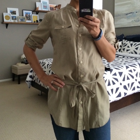 Banana Republic Tops - Banana Republic soft suede-silk blouse with belt