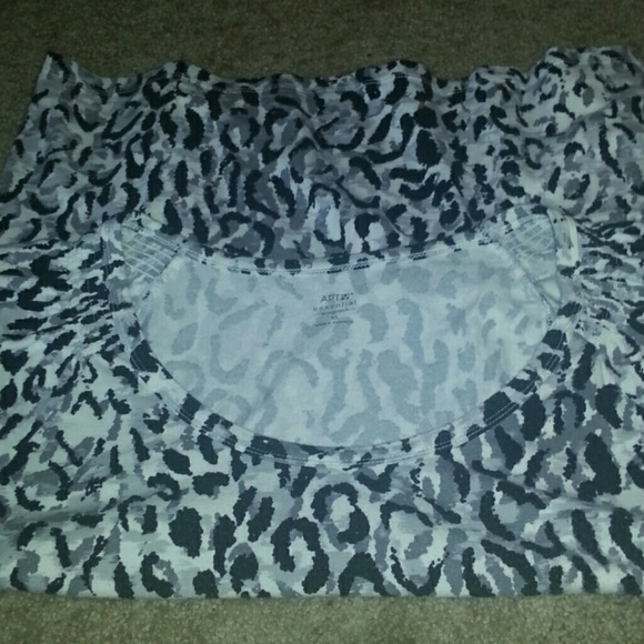 Apt.9 xl black leopard tee - Picture 3 of 3