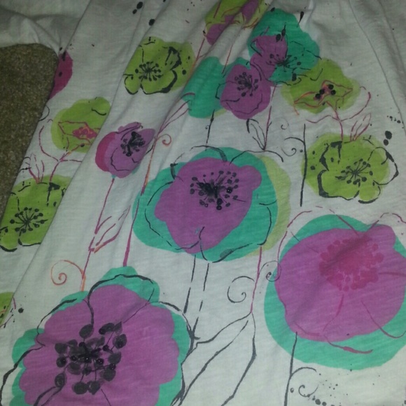 Beautiful flower splatter tee1x - Picture 2 of 4