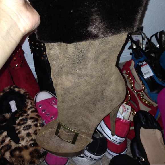 Fur boots