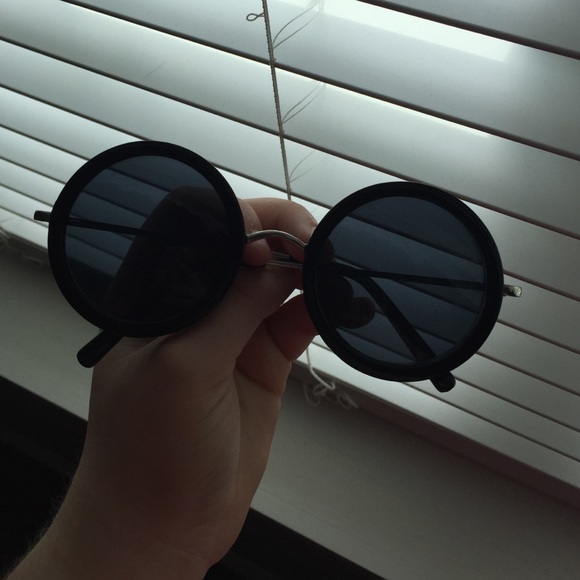 black, circle glasses