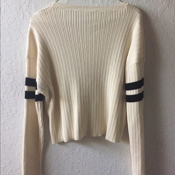 Brandy Melville Sweaters - Brandy Melville varsity sweater