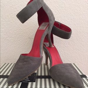 Vintage by Jeffrey Campbell Bridges Python Pump