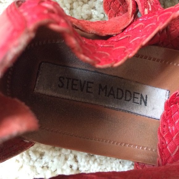 Steve Madden Red summer sandals! - Picture 2 of 2