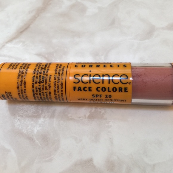 Corrects Science Face Colore SPF 20