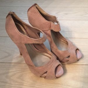 Nude Qupid Heels