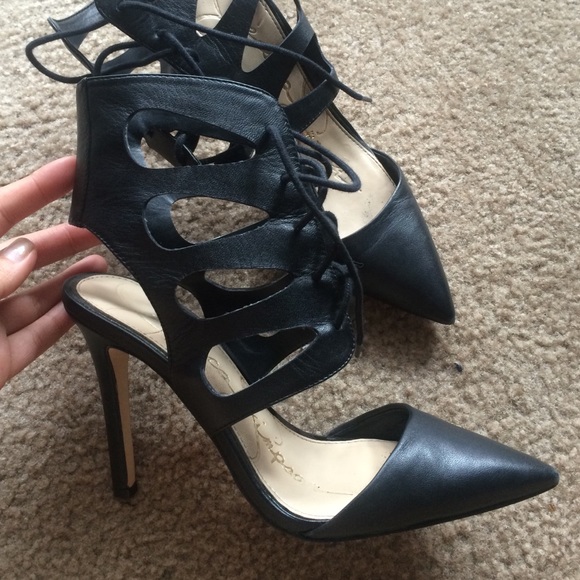 Jessica Simpson black pumps. - Picture 3 of 4