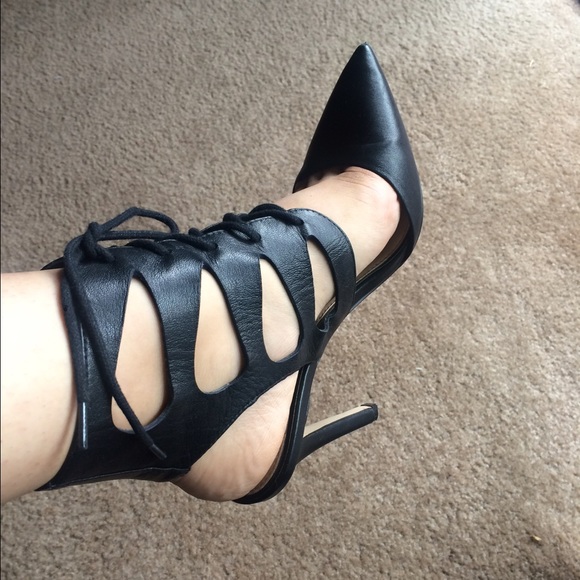 Jessica Simpson black pumps. - Picture 4 of 4