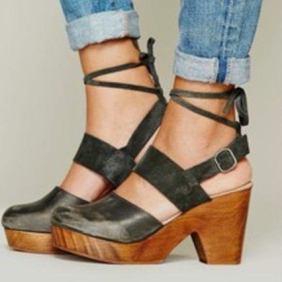 New free people clog