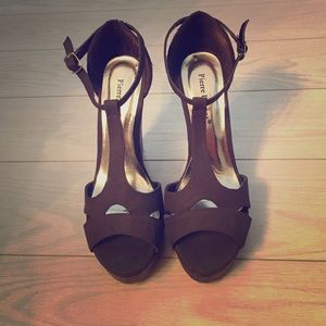 Brown Pierre Dumas Platform