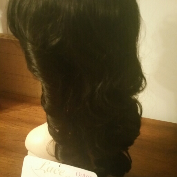 Wig - Picture 3 of 4