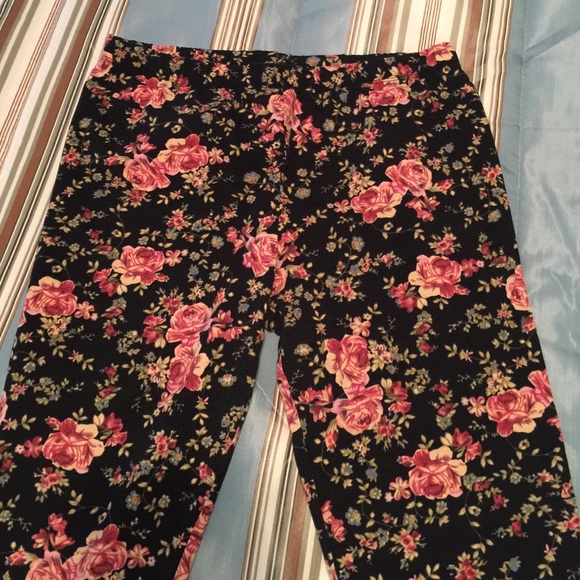 Flower patterned leggings