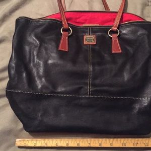 Dooney & Bourke black super soft leather handag