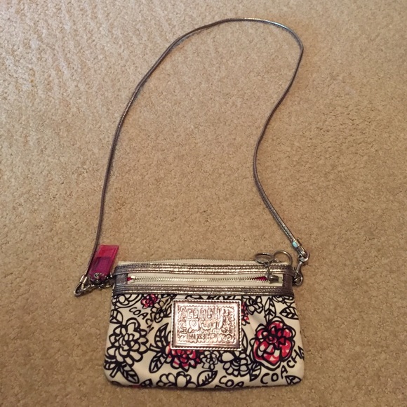 Coach Poppy small cross body purse.