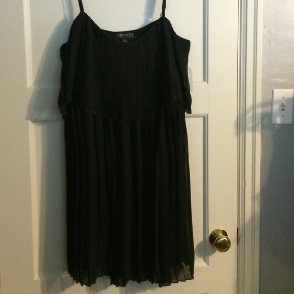 Forever 21 pleated cocktail dress