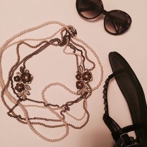 🍍Multi-strand necklace with floral accents