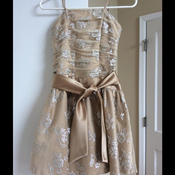 Flower girl dress. Gold and silver size M