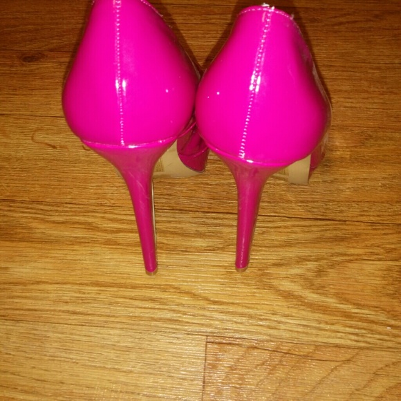Pumps - Picture 3 of 4