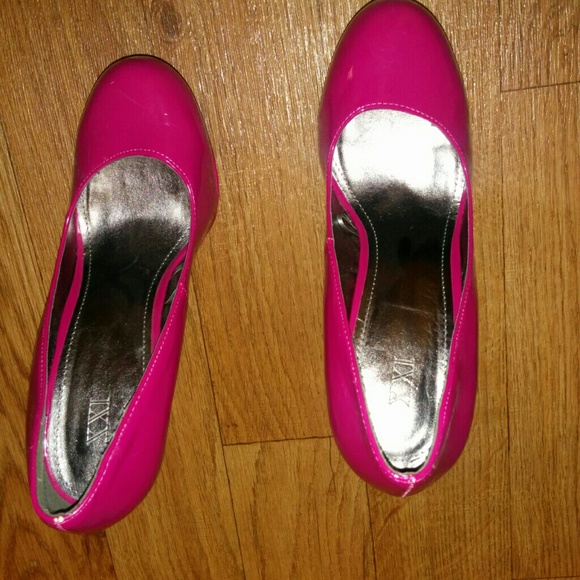 Pumps - Picture 2 of 4