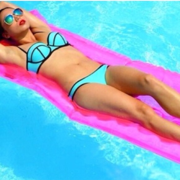 Blue neoprene bikini set - Picture 4 of 4