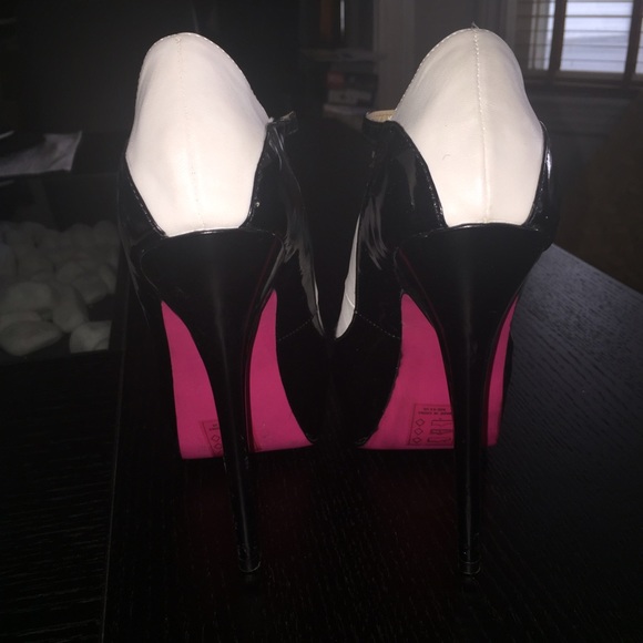 Black and white Mary Jane Platform Heels - Picture 2 of 4