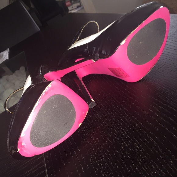 Black and white Mary Jane Platform Heels - Picture 4 of 4