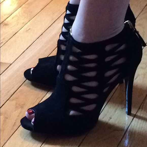 Brand new elegant black shoes!