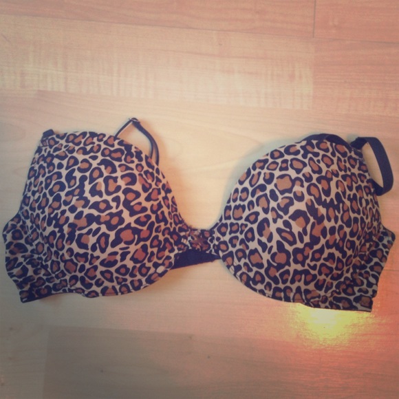 Frederick's of Hollywood Push-up Bra - Picture 1 of 4