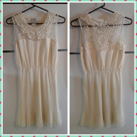 @GIFTED@ Collared Dress - Lace Detail NWT Sz:M - Picture 4 of 4