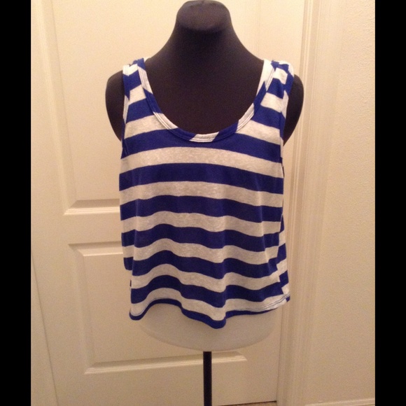 💥Sold!💥Blue and white striped crop top