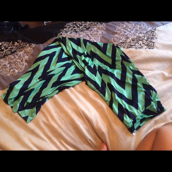 Chevron polyester and spandex wide leg pant - Picture 1 of 3