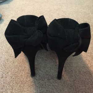 Black velvet bow heels