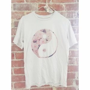 xSOLDx BRANDY MELVILLE T-SHIRT