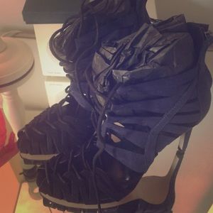 Brand new Zara Black/Navy lace up heels size 36