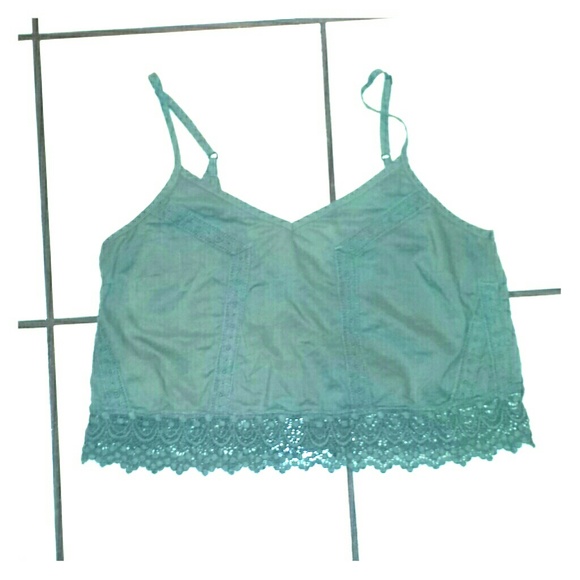 Crop top - Picture 1 of 2