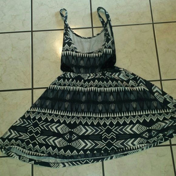 Skater dress - Picture 2 of 2