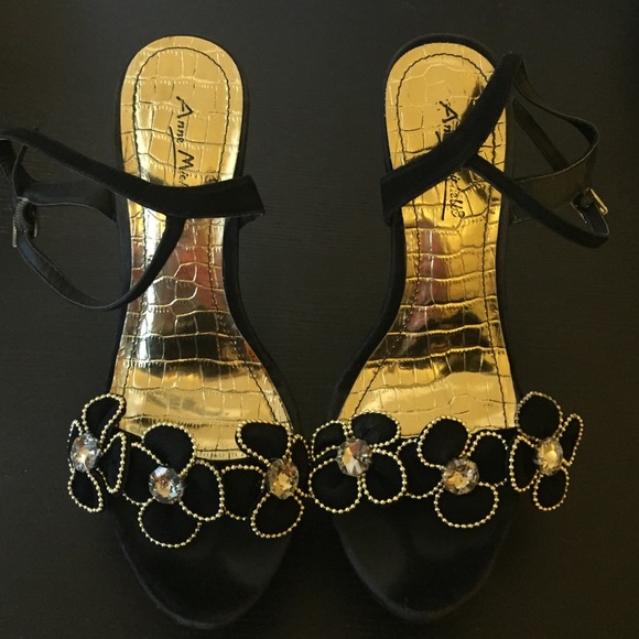 Black & Gold Flower & Embellished Stilettos ▪️🌸💎