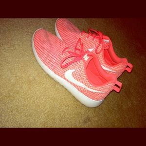 Nike Roche's . w / orange and white chevron .