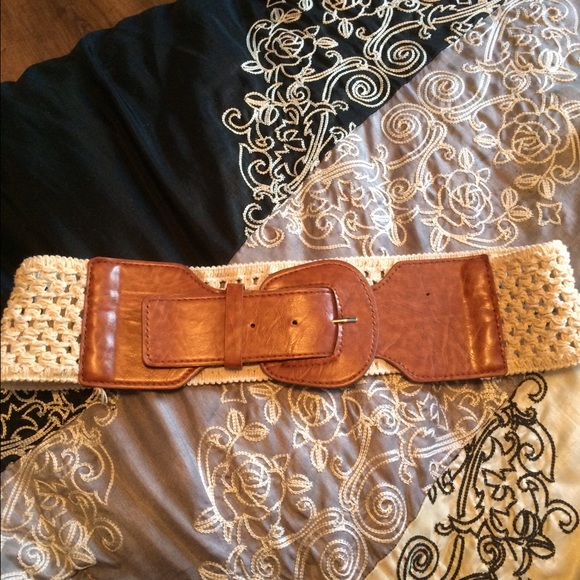 Stretchy waist belt
