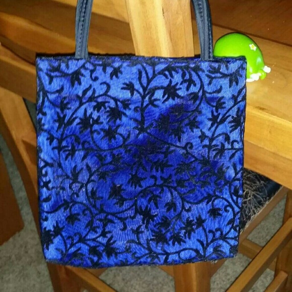 Authentic,  NWOT Versace Parfumi purse - Picture 1 of 4