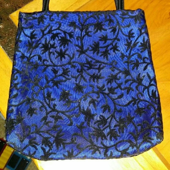 Authentic,  NWOT Versace Parfumi purse - Picture 2 of 4