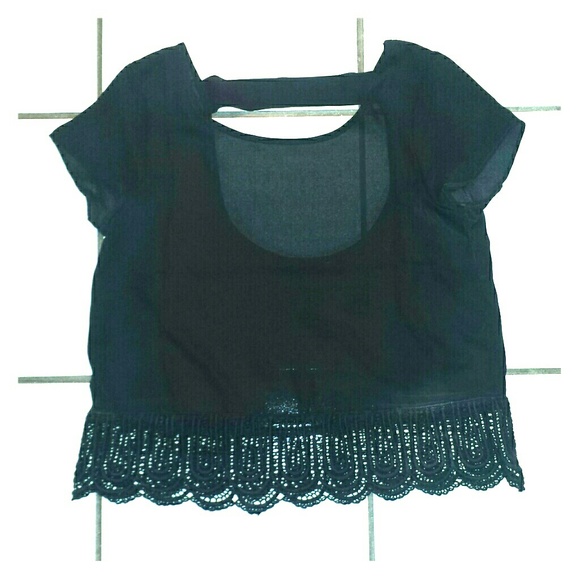 Black top - Picture 1 of 2