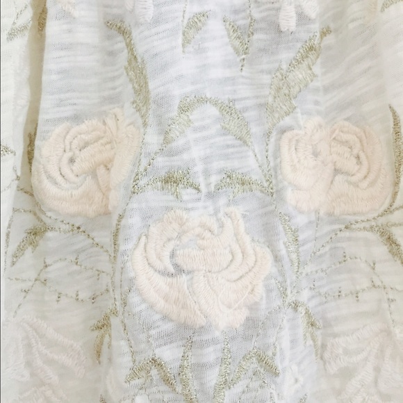 KIMCHI BLUE EMBROIDERED HALTER - Picture 2 of 4