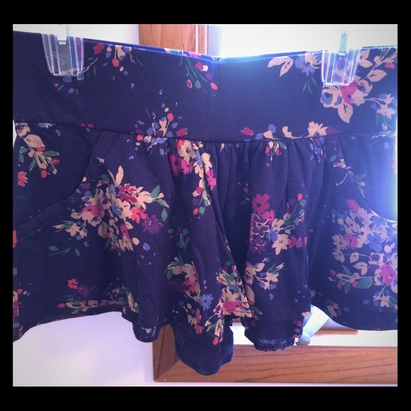 Express skirt-pant 🌷 lovely flower print