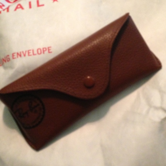Ray-Ban Case with Cloth - Picture 1 of 2