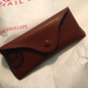 Ray-Ban Case with Cloth