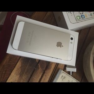 I phone 5s almost new