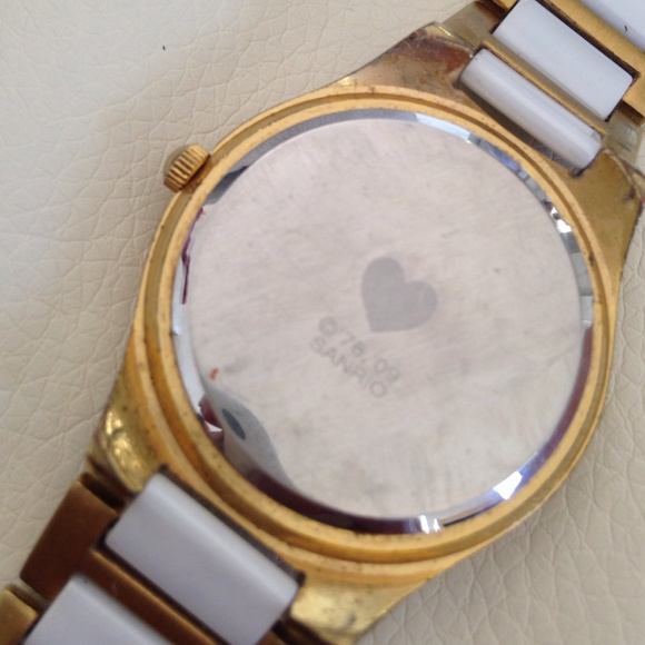 Hello Kitty Gold/Diamond Watch. - Picture 3 of 4