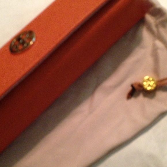 Tory Burch Case with Baggie - Picture 2 of 2